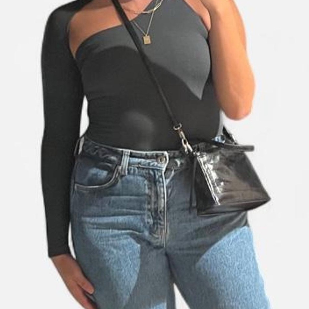 One-Shoulder Ribbed Bodysuit - Picture 4 of 5